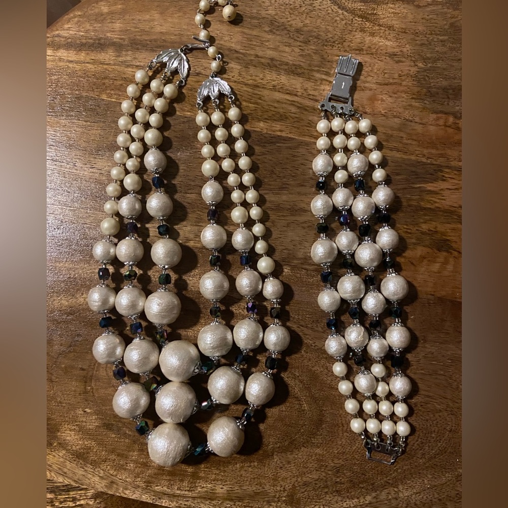 1960’ necklace and bracelet set.